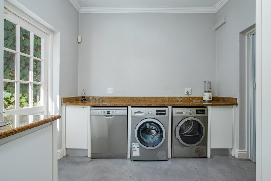 To Let 4 Bedroom Property for Rent in Franschhoek Western Cape